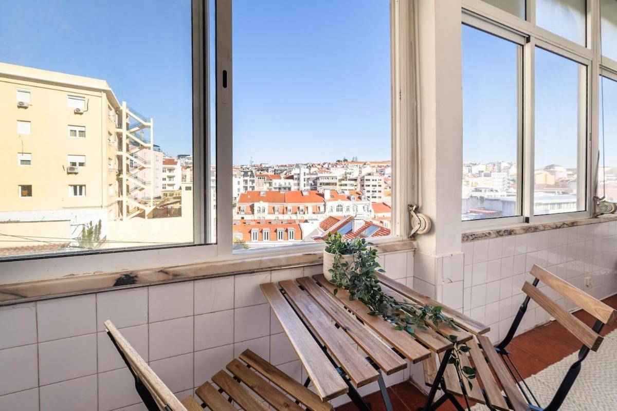 Prime Five Bedroom Apartment Overlooking Marques De Pombal Lisboa Eksteriør bilde