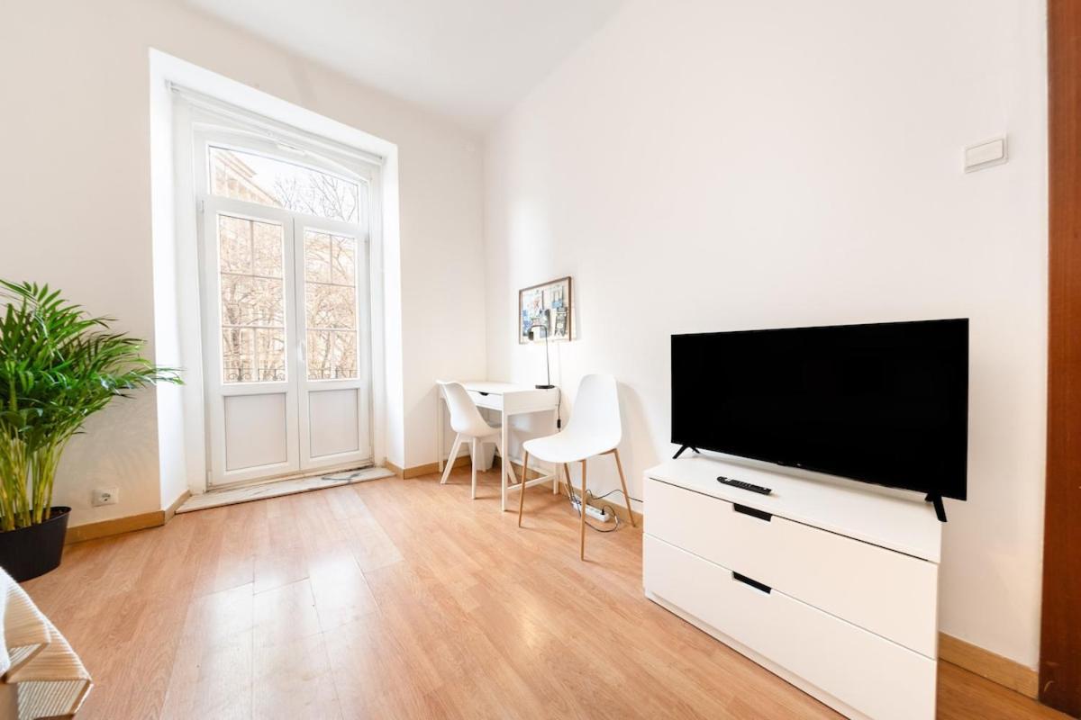 Prime Five Bedroom Apartment Overlooking Marques De Pombal Lisboa Eksteriør bilde