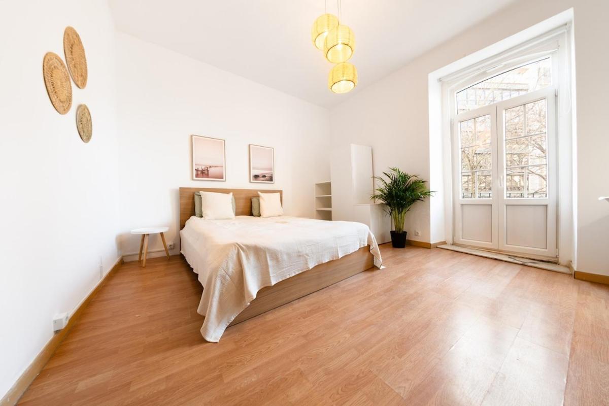 Prime Five Bedroom Apartment Overlooking Marques De Pombal Lisboa Eksteriør bilde